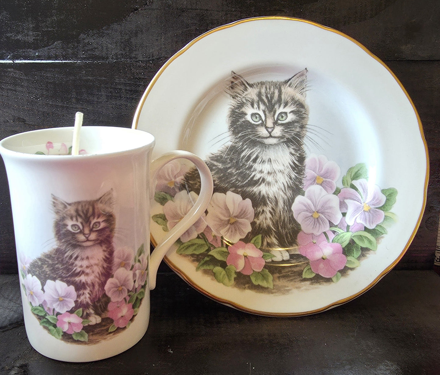 Lanikai Gardenia Vintage Kitten & Pansies Ceramic Mug Candle